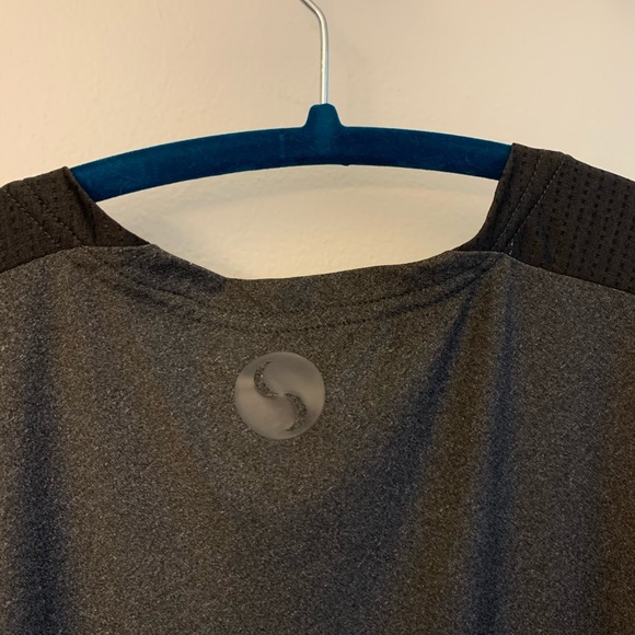 Cadenshae maternity activewear brand cardigan / wrap. Size large. - Picture 3 of 5